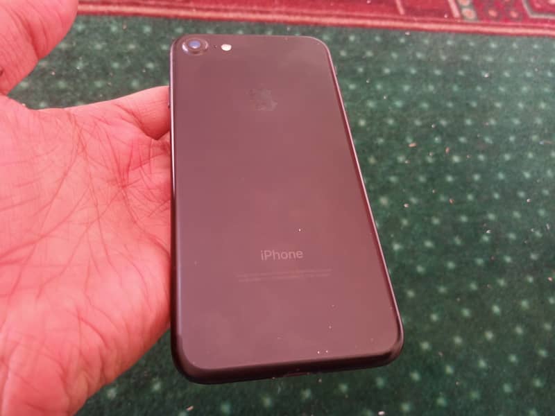 Apple iPhone 7 2