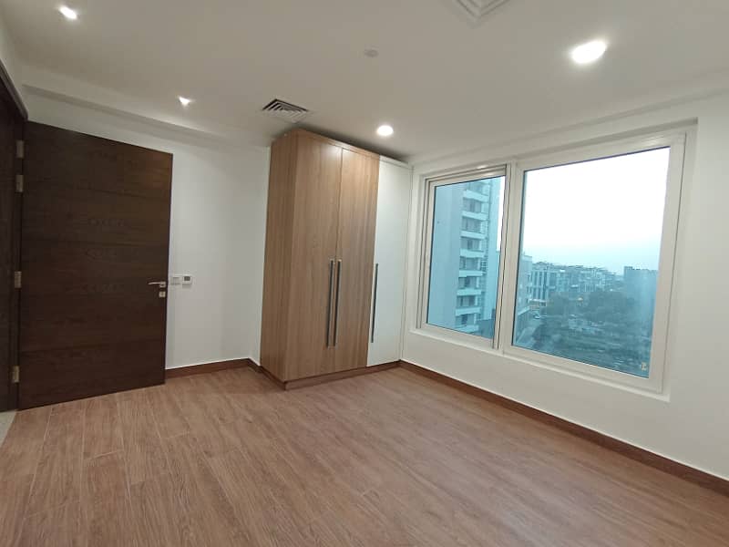 Luxurious 3 Bed Room Brand New Apartment Is Available For Rent Facing Park Corners 2