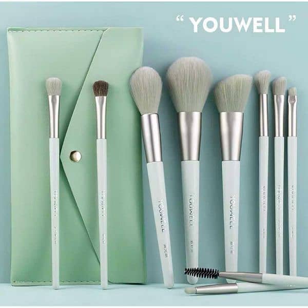 7 PCs High quality of Mackup Brushes set with a Pouch 1