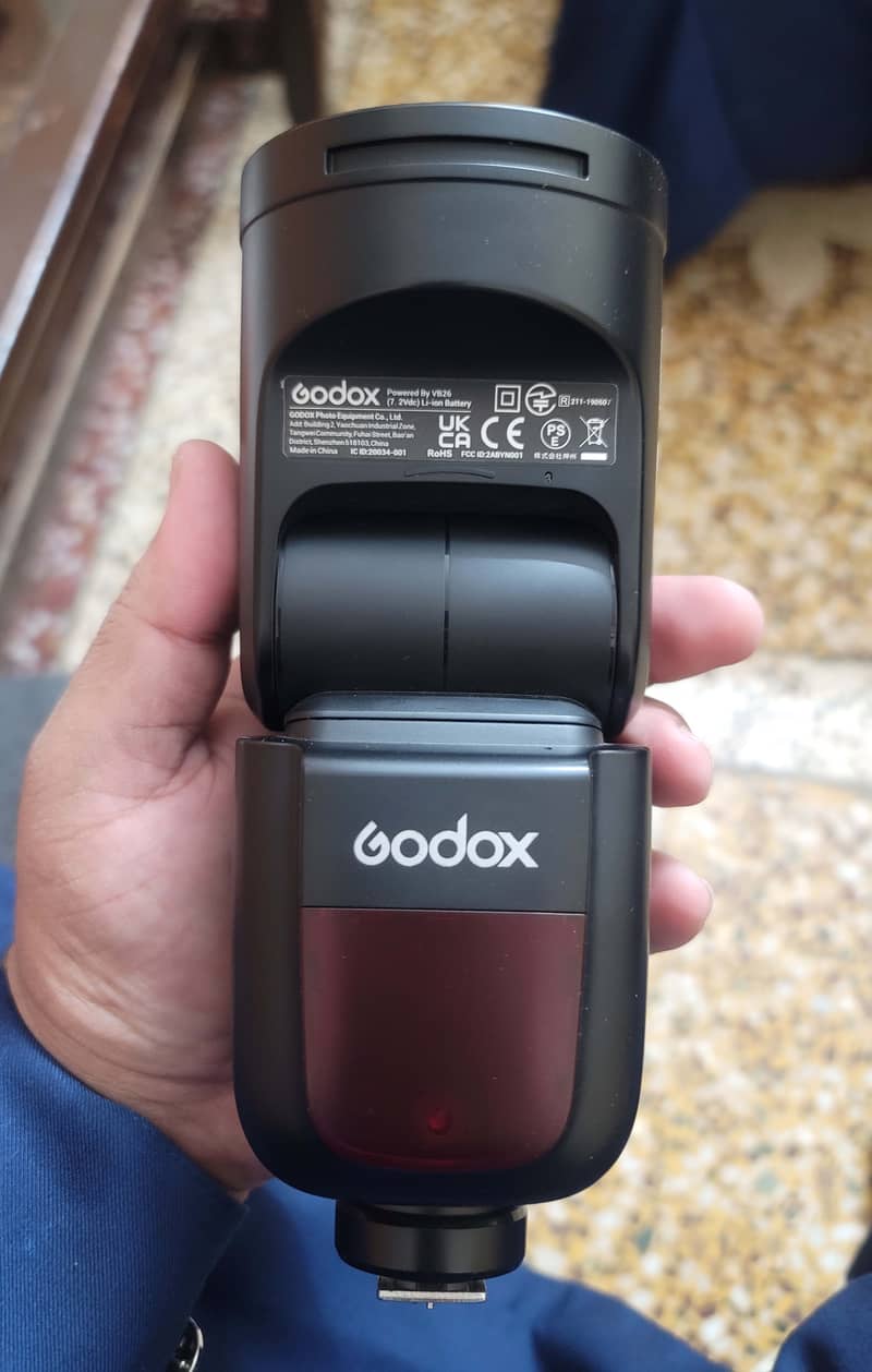 Godox V1 for Nikon + Godox AK-R1 Kit 2