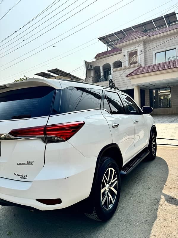 Toyota Fortuner 2017 4