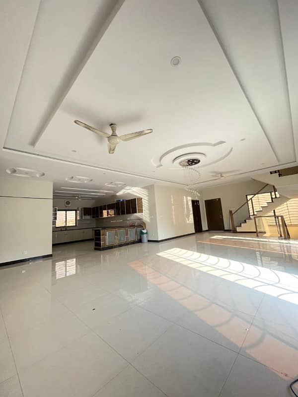 1 KANAL USMAN D BRAND NEW HOUSE AVAILABLE FOR RENT IN BAHRIA TOWN RAWALPINDI 4