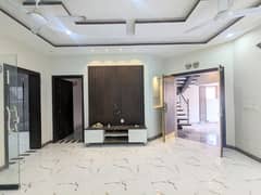 7 MARLA BRAND NEW UPER PORTION IN USMAN BLOCK AVAILABLE FOR RENT