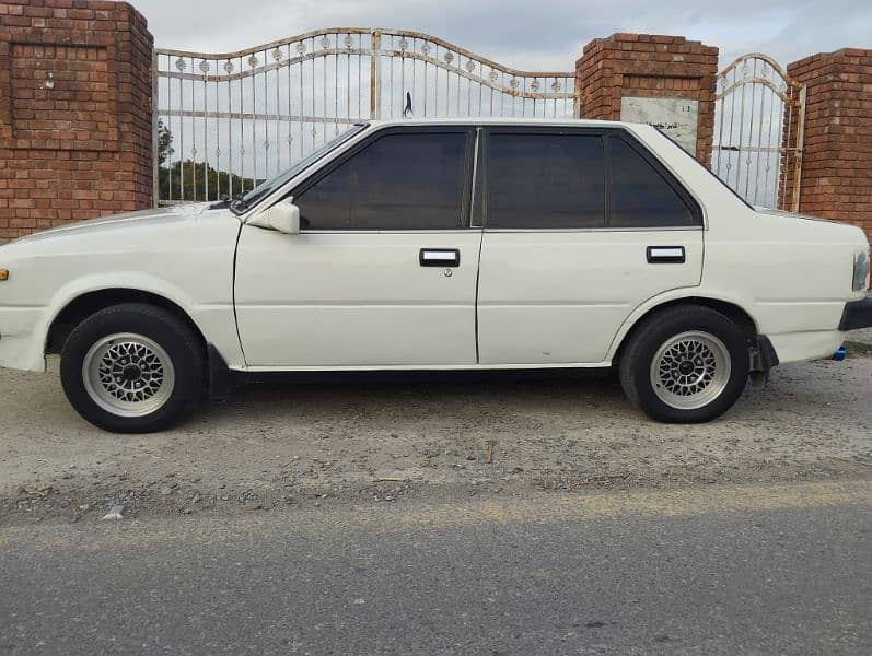 Nissan Sunny 1986 6