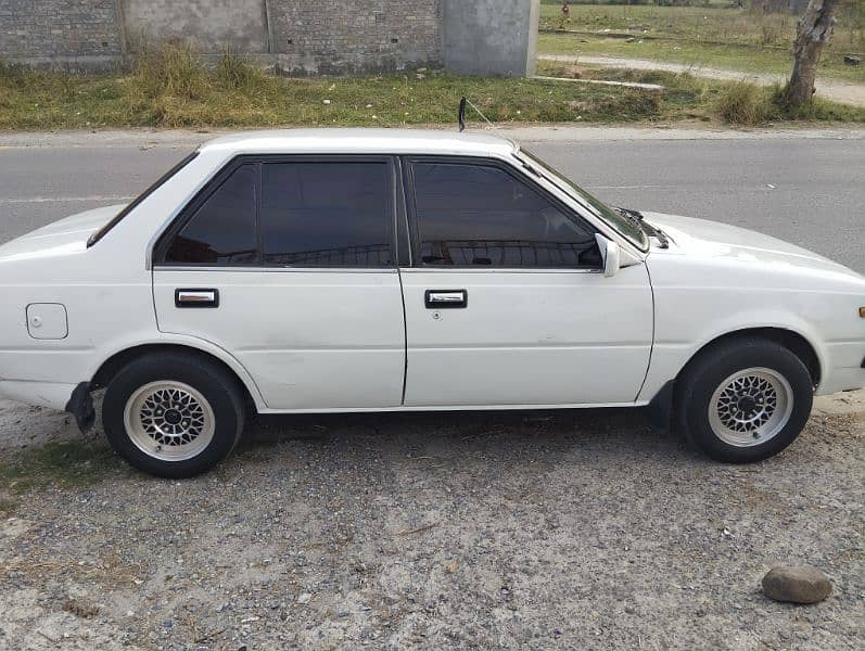 Nissan Sunny 1986 7