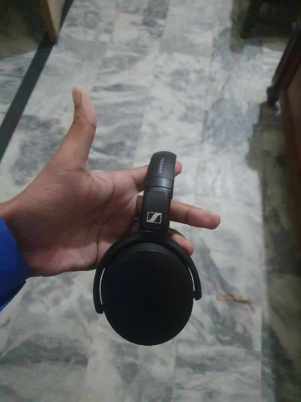 SENNHEISER headphones 2