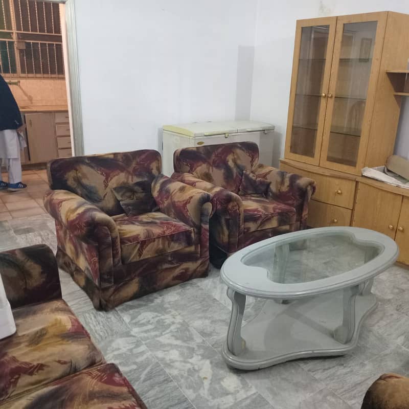 10 Marla Furnished Upper Portion for Rent Separate Gate in DHA PH 1 P block Only Couple 9