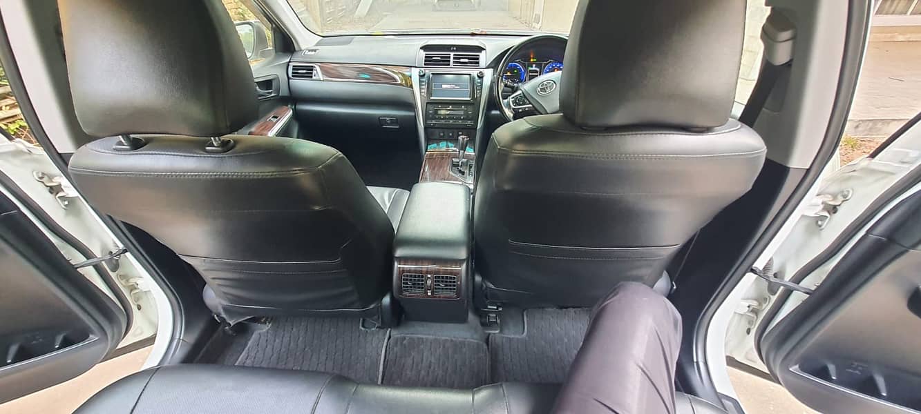 Toyota Camry 2014 4