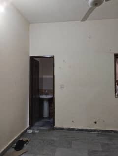 2 Marla 2nd Floor Room For Rent In Township D1 Lahore