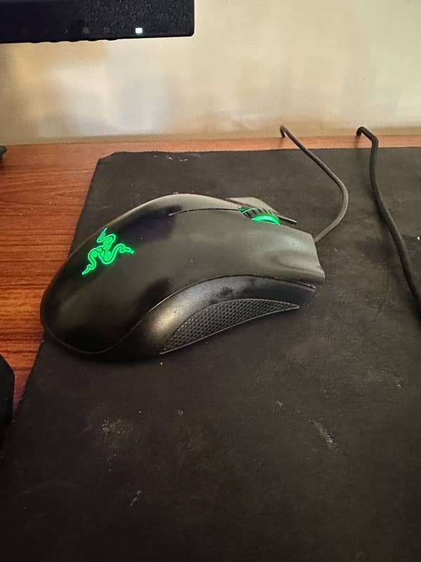 razer deathadder essential gaming mouse 1