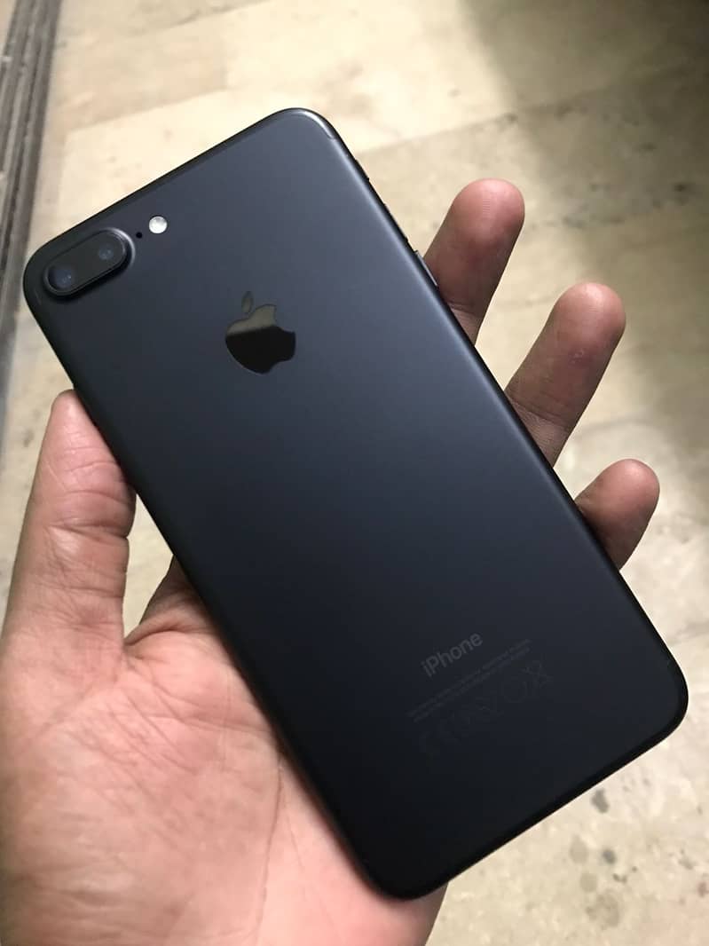 Apple iPhone 7 Plus 2