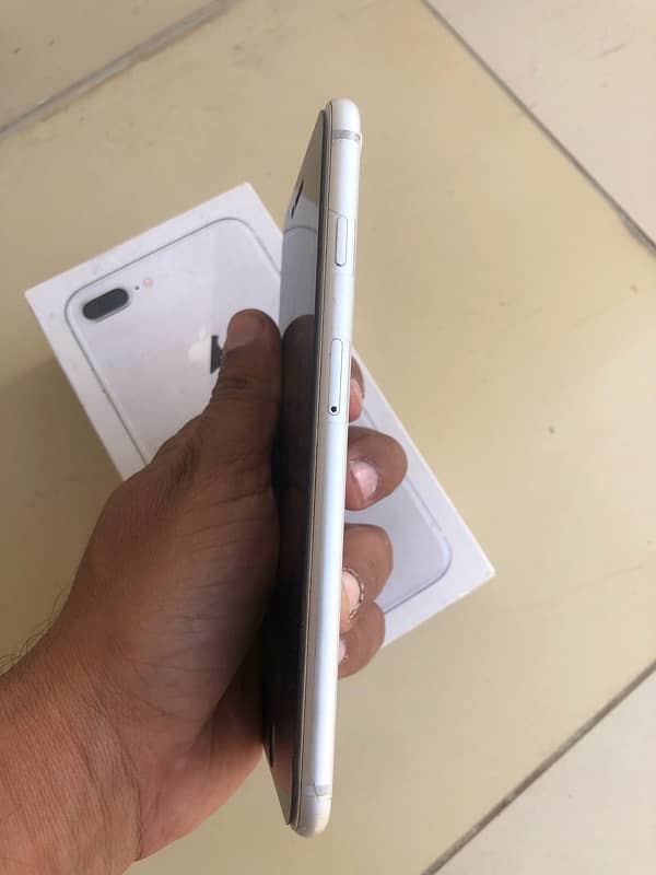 IPHONE 8 PLUS 64Gb 2