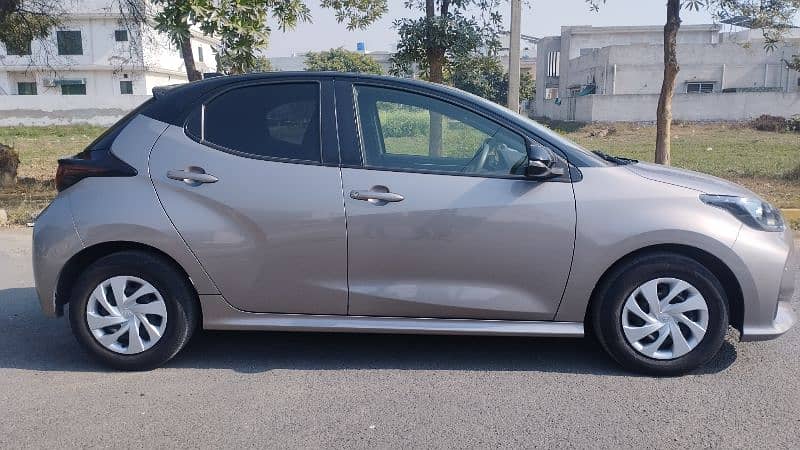 Toyota Yaris 2021/2025 Two Tone 2