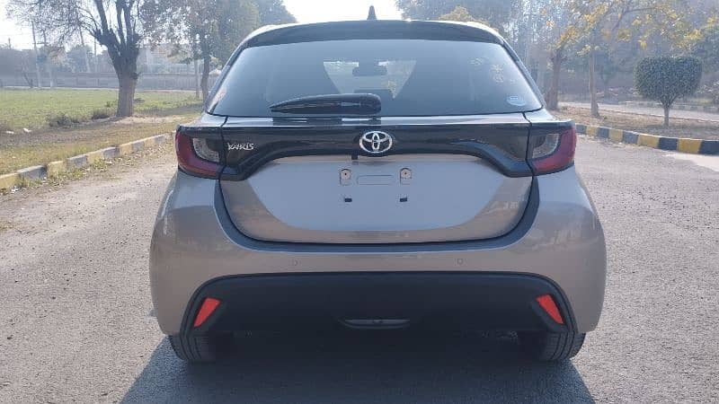 Toyota Yaris 2021/2025 Two Tone 4