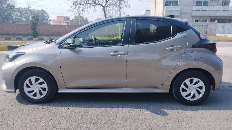 Toyota Yaris 2021/2025 Two Tone 6