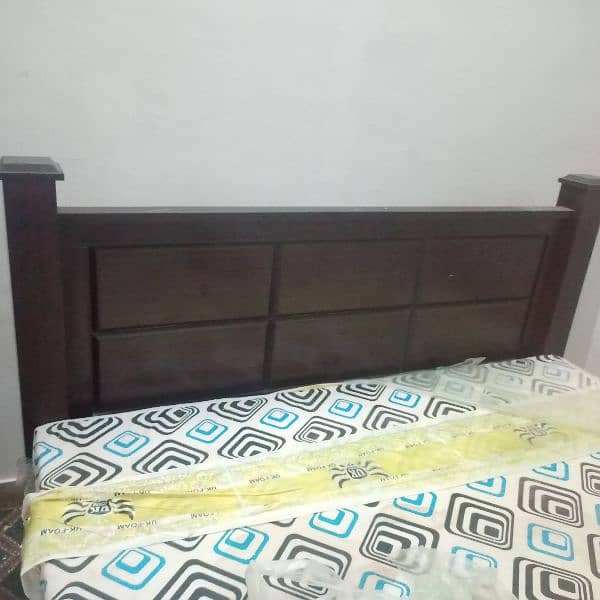 king Bed and 2 Sofa chairs For sale 3