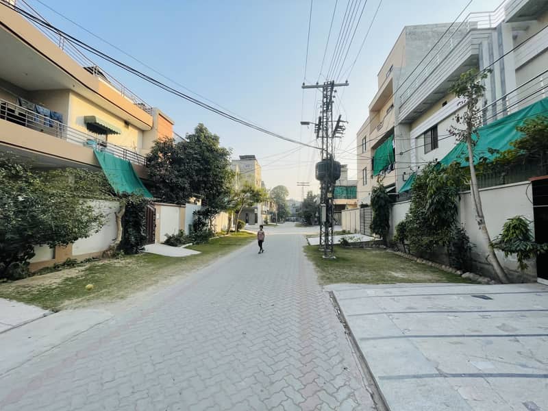 SIX MARLA DOUBLE STOREY HOUSE AVAILABLE FOR SALE IN MARGHZAR COLONY PRIME LOCATION 3