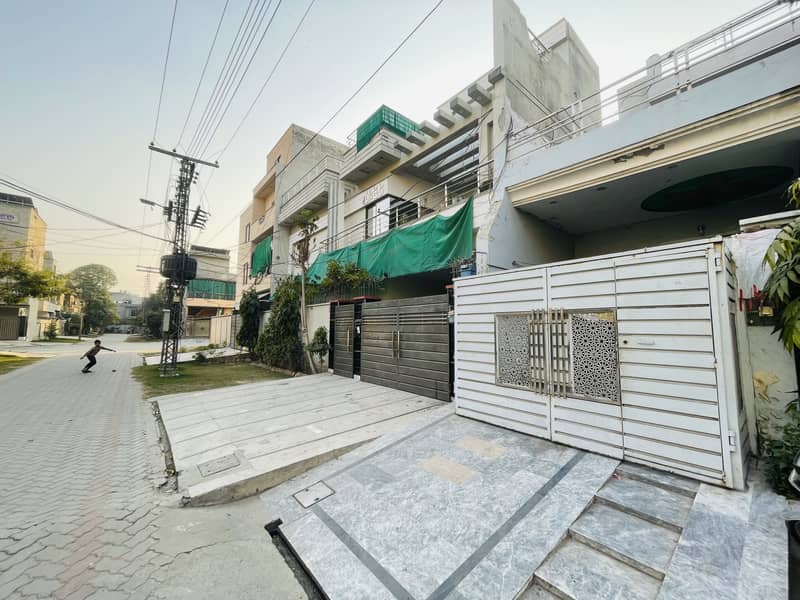 SIX MARLA DOUBLE STOREY HOUSE AVAILABLE FOR SALE IN MARGHZAR COLONY PRIME LOCATION 4