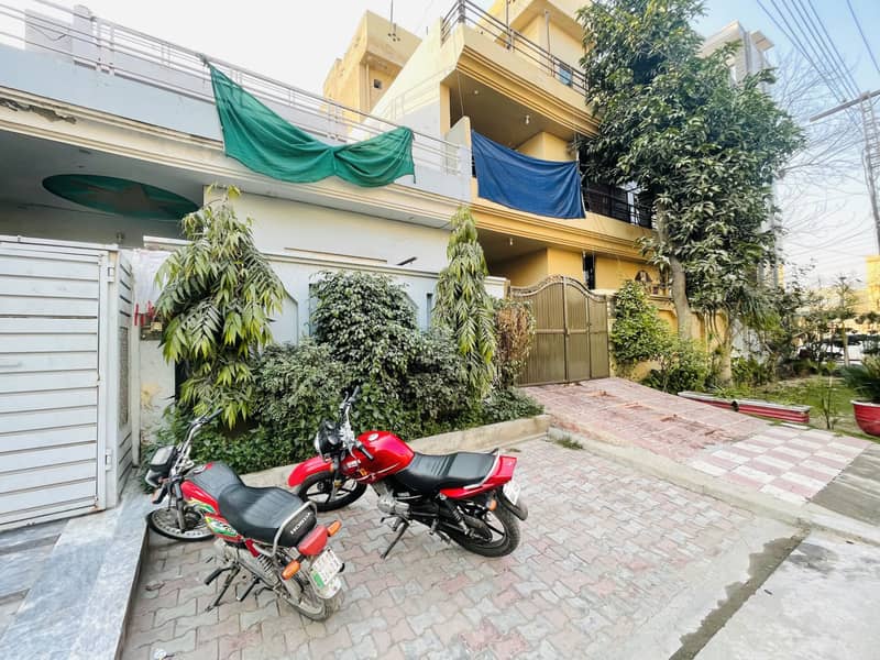 SIX MARLA DOUBLE STOREY HOUSE AVAILABLE FOR SALE IN MARGHZAR COLONY PRIME LOCATION 5