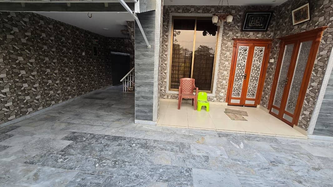 TEN MARLA DOUBLE STOREY HOUSE IN IQBAL TOWN VERY PRIME LOCATION 6