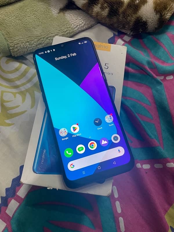 realme 5 with box 1