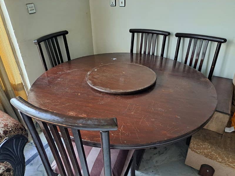 Dining table with 4 chairs for urgent sale 1