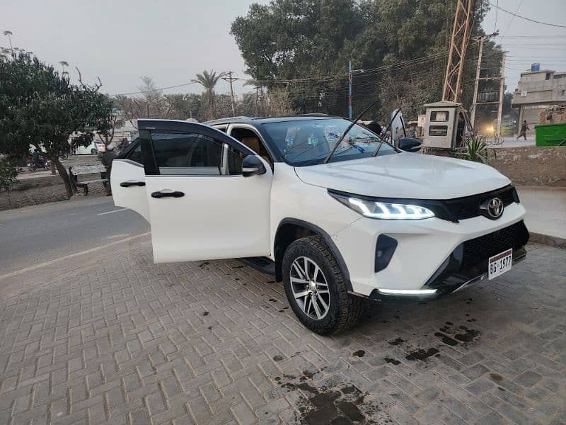 Toyota Fortuner V 2017 1