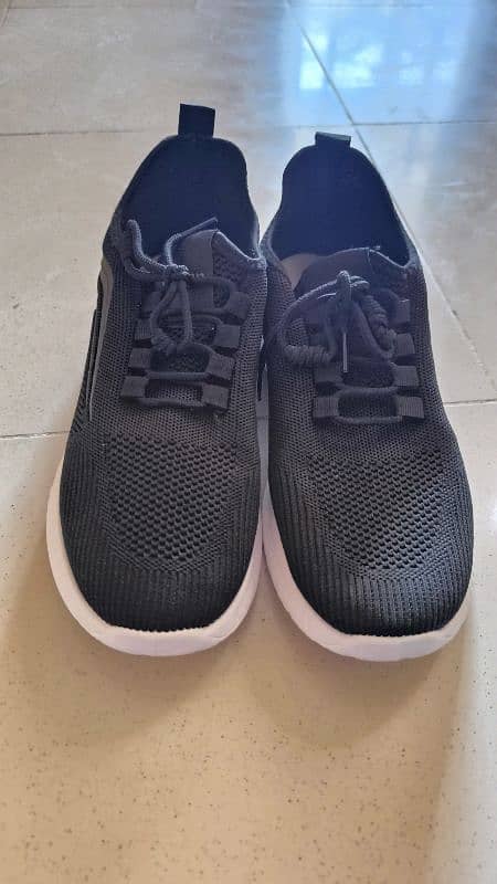 Black sneakers full new 3