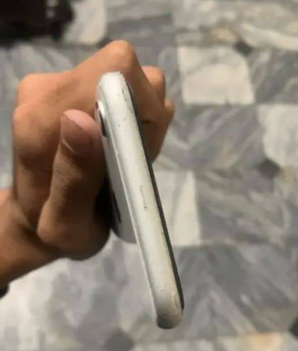 IPHONE XR 128 GB NON PTA WHITE 1