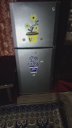 pell refrigerator small size neat and clean condition 4.5 year used