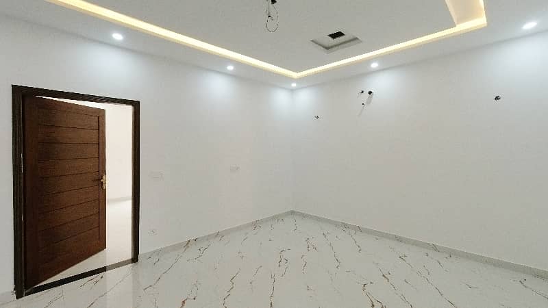 Prime Location A Centrally Located House Is Available For sale In Lahore 19