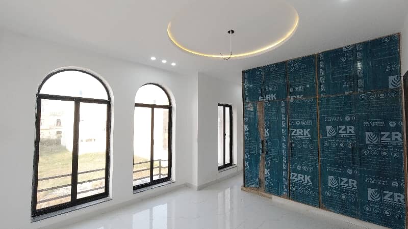 Prime Location A Centrally Located House Is Available For sale In Lahore 23