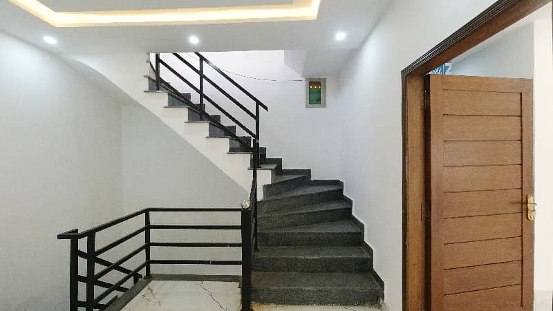 Prime Location A Centrally Located House Is Available For sale In Lahore 31