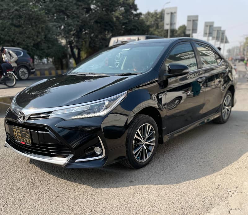 Toyota Altis Grande 2022 1