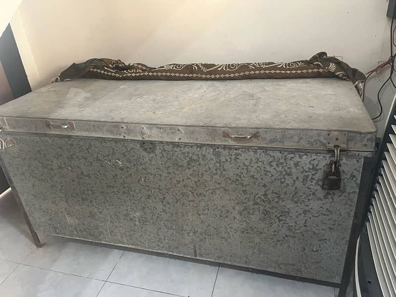 Trunk |  6ft size | پیٹی | Urgent Sale | 16 Guage 1