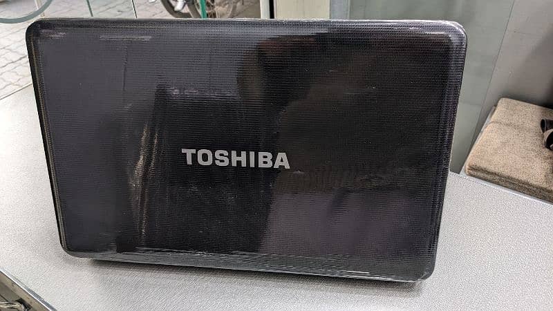 Toshiba laptop Core i3 2nd Gen 4