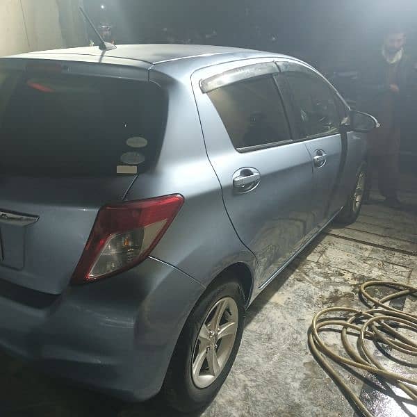 Toyota Vitz 2015 4