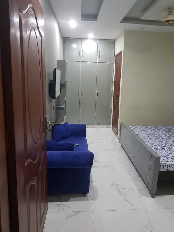 Fully Furnished Luxury Flat For Betchulars In Johar Town 7