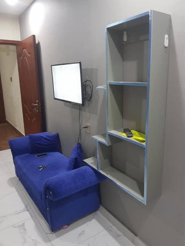 Fully Furnished Luxury Flat For Betchulars In Johar Town 8