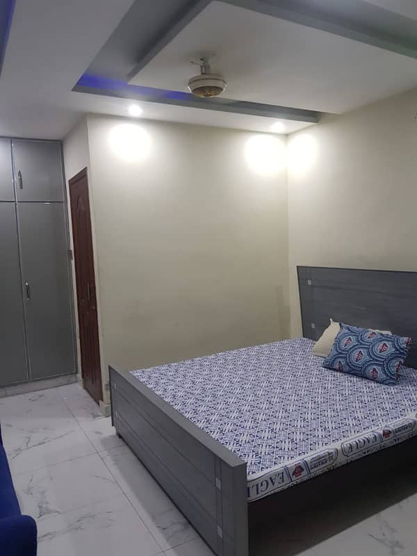 Fully Furnished Luxury Flat For Betchulars In Johar Town 9