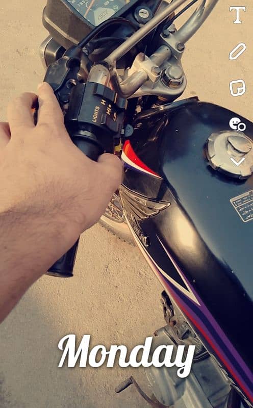 Honda CG 125 Nawabshah 2017 10/10 genuine first owner 115000/- 0