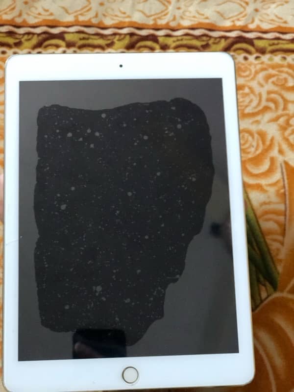 Ipad pro (9.7 inch) 128 GB for sale with cover 4