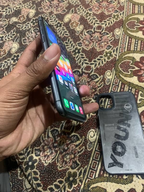 IPHone 11 WATERPACKED 9/10 4