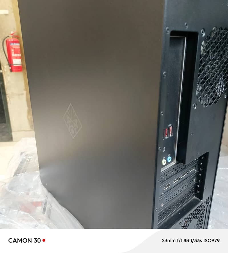 hp/pc/gaming pc/HP Omen Obelisk 875-0686no/like brand new condition 4