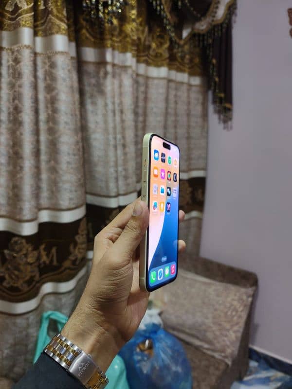 Iphone 15 plus 128gb factory unlock sim working 2