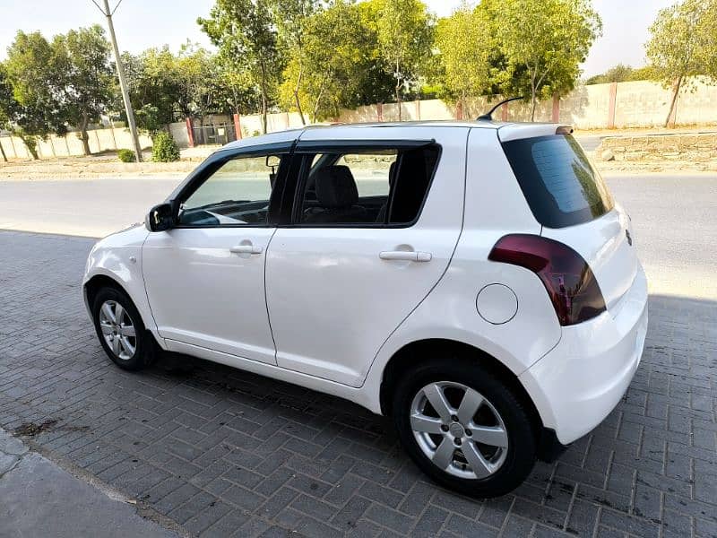 Suzuki Swift 2014 DLX 1.3 Good Condition 3