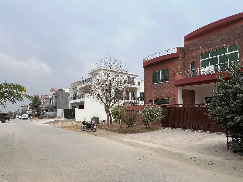 14 Marla Triple Storey House Available For Rent G-13 3