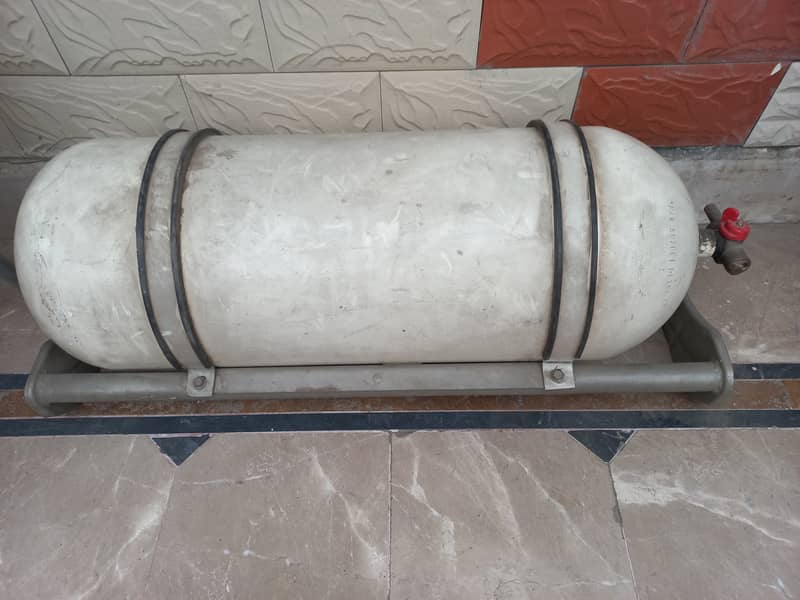 CNG cylinder with kit 1