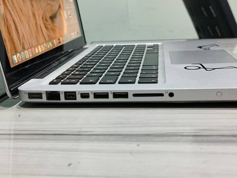 Urgent Selling MacBook Pro with charger 2012 Mid Mint Condition 1