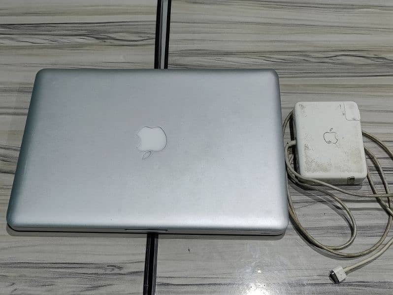 Urgent Selling MacBook Pro with charger 2012 Mid Mint Condition 5